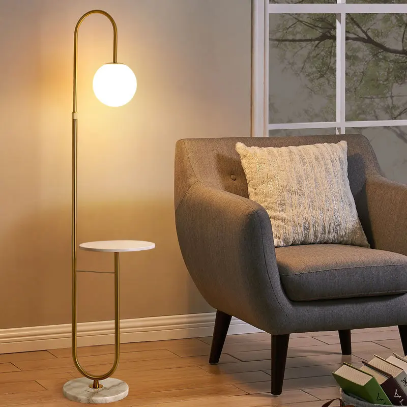 Floor Lamp Tripod - モダンなデザインの自立型LEDランプ,室内装飾ライト,ゴールデンとブラック,リビングルーム,ベッドルーム,ソファ,大理石,ティーテーブルに最適