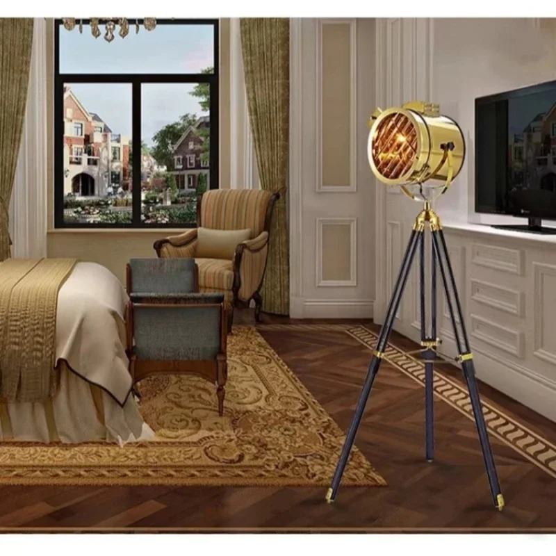 北欧クリエイティブデザイナーステンレス鋼フロアランプレストラ - Floor Lamp Tripod のレビューと価格