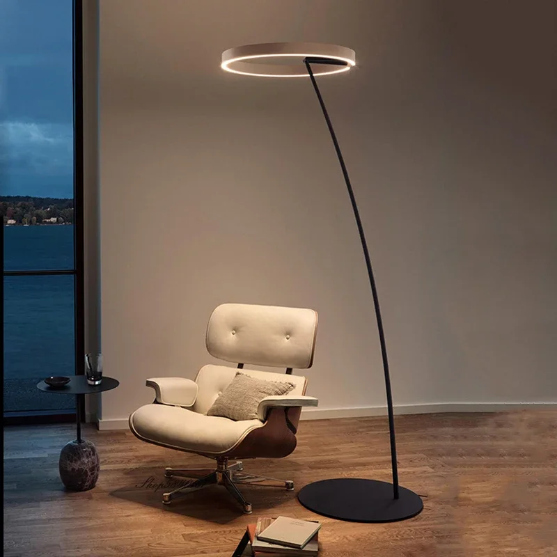 モダンでシンプルな北欧デザインの自立型LEDランプ,室内装飾 - Floor Lamp Tripod のレビューと価格