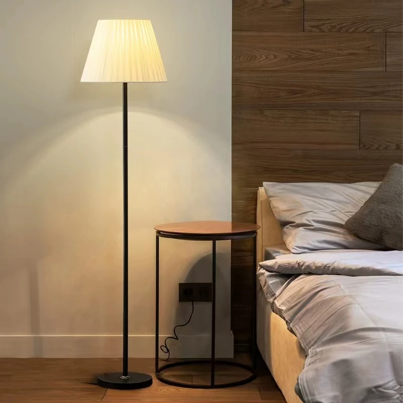 レトロなプリーツフロアスタンドランプ、日本のリビングルームの - Floor Lamp Tripod のレビューと価格