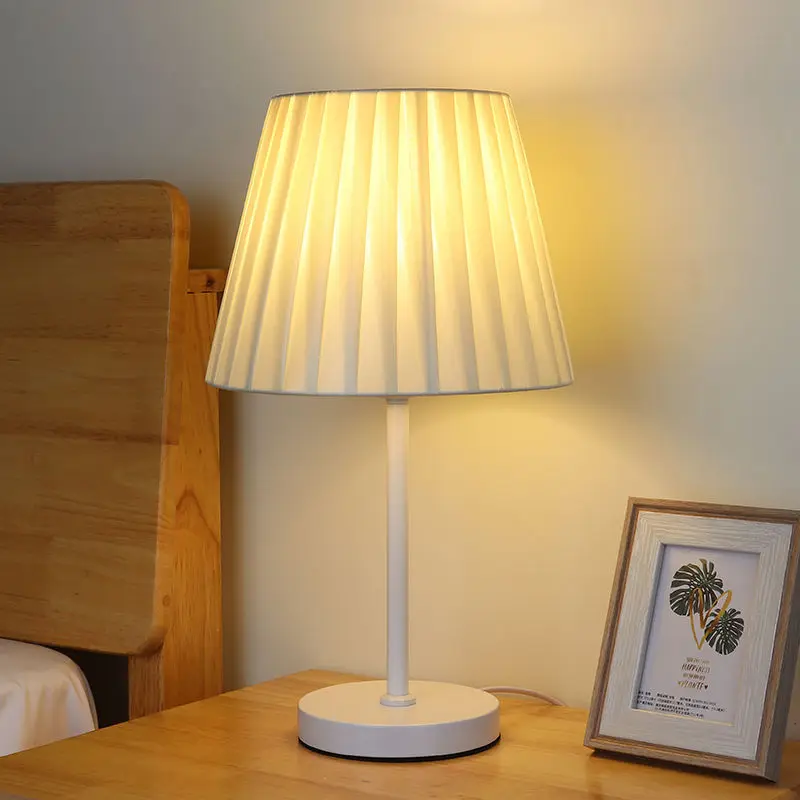 レトロなプリーツフロアスタンドランプ、日本のリビングルームの - Floor Lamp Tripod のレビューと価格